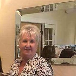 Meet your Posher, Leona